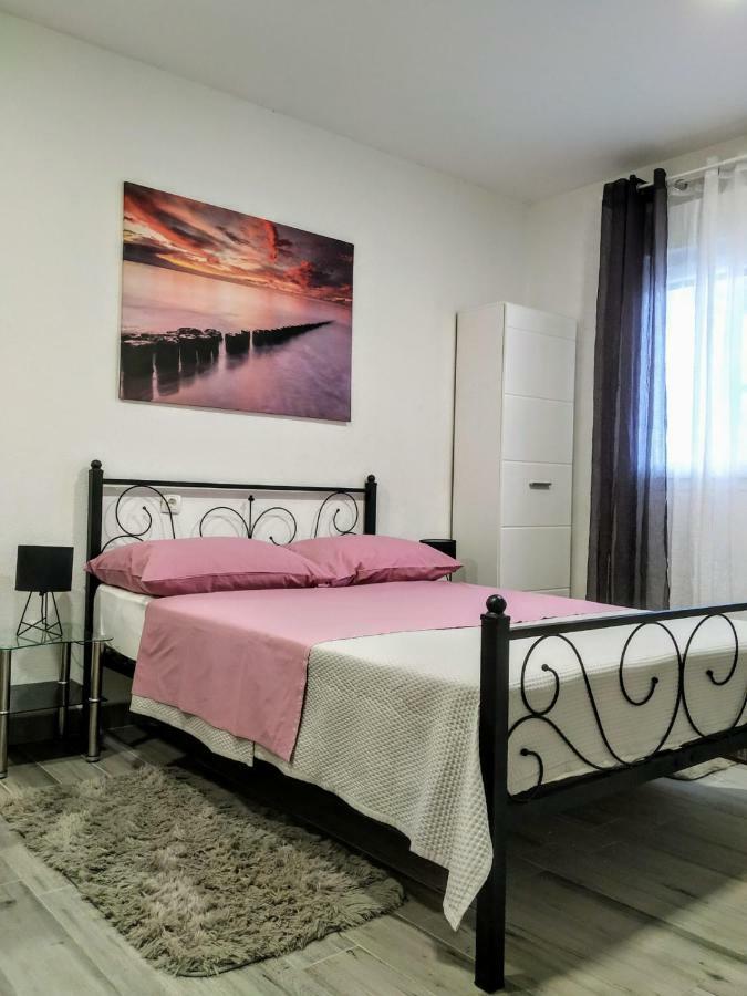 Studio Apartman Violeta II - 50M From The Beach Трогир Екстериор снимка