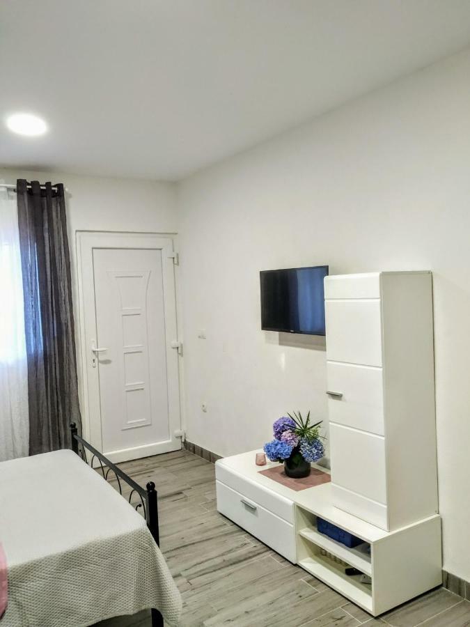 Studio Apartman Violeta II - 50M From The Beach Трогир Екстериор снимка